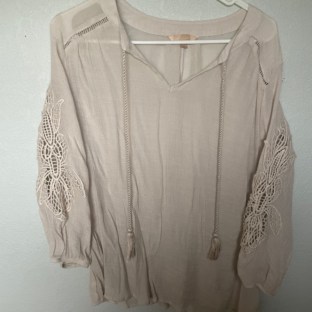 Off-white top!
